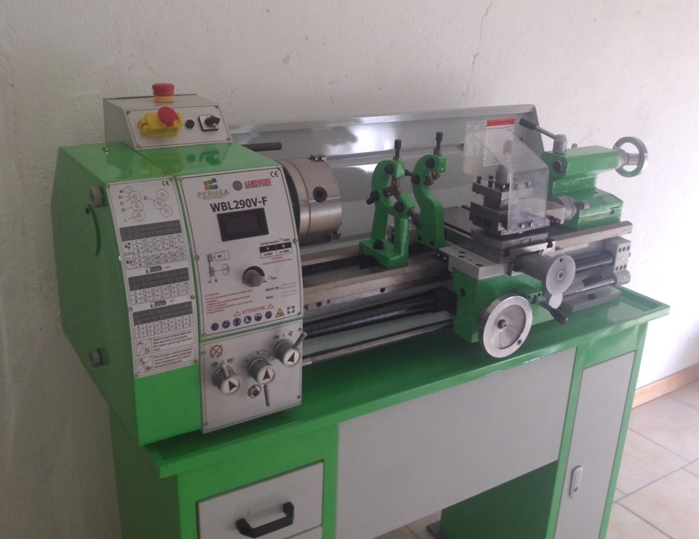 Operatore tornio parallelo
